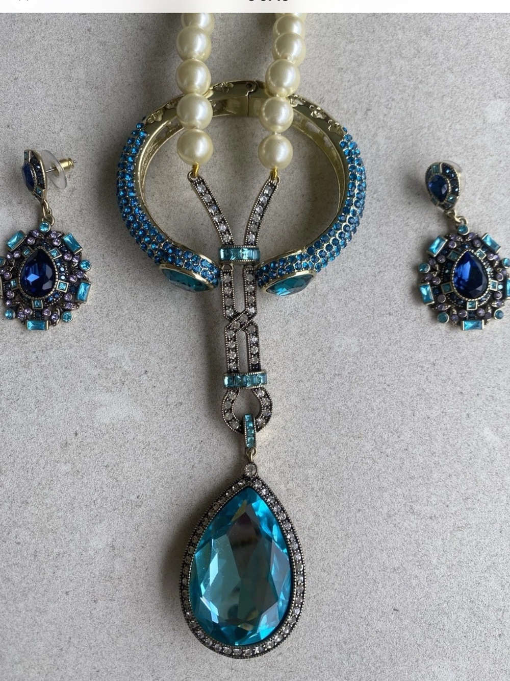 Heidi Daus “ MY HEIRLOOM” Blue Crystal Teardrop Pearl Necklace 3PC.Set